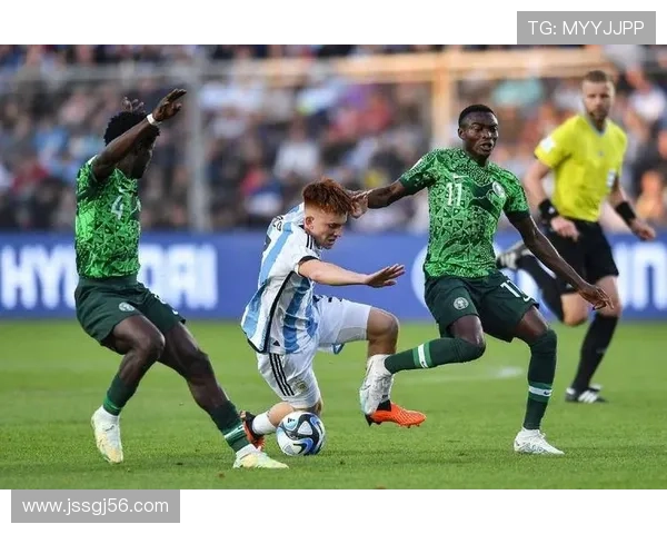 哥伦比亚队新战术风格持续提升 高压逼抢助力球队胜利